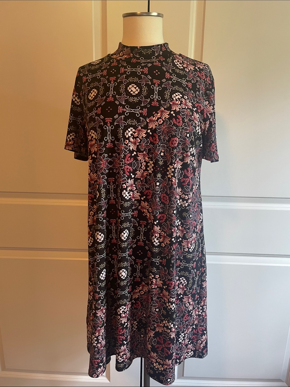BCBG Generation Black Floral Swing Dress - Size Large